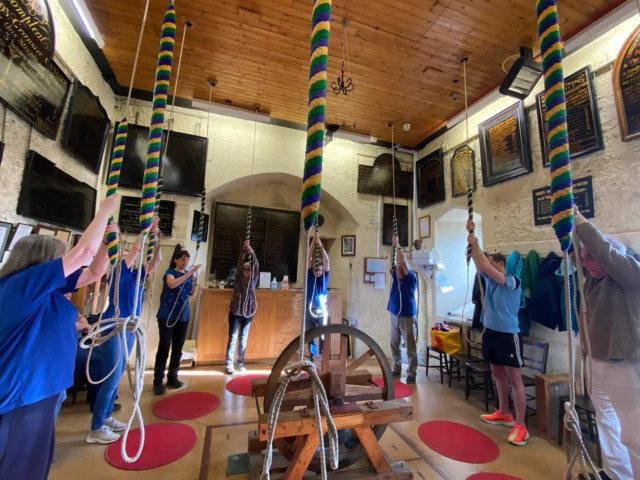 14 for morning service ringing including regular visitor Caroline and Anthony. Nice to see the band in their official shirts - #team blue 💙 We rang rounds on 12; rounds and call changes on 10, some very fine Stedman Triples and PH9. Kate, So-Shan and Maggie left early to set up the cake bake sale - see next post. Normal ringing tonight for #evensong. #kingstonbellringers #bellringing #allsaintschurchkingston #kingstonuponthames 📸 @soshanau